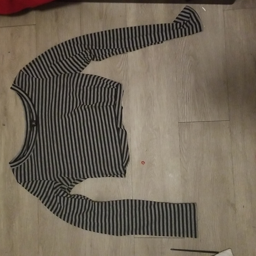 Long sleeve crop top